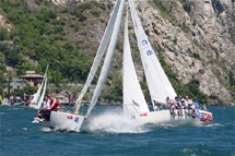 Campionato Italiano J24 
vince Andrea Casale